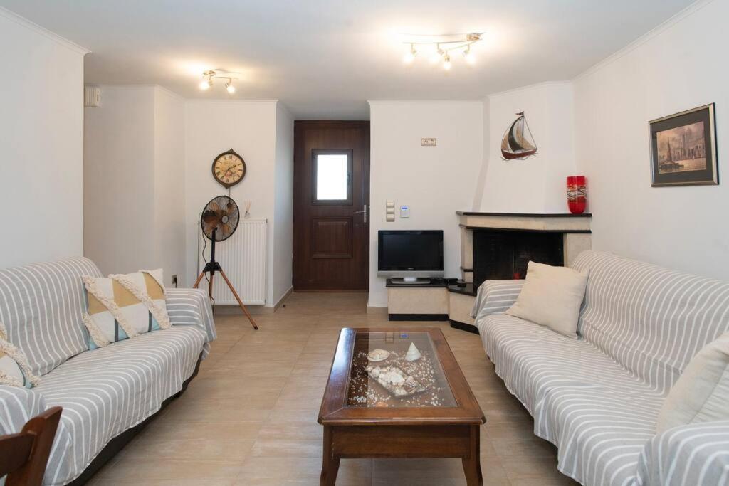 Coast Horizon Apartment Romanos  Exterior photo